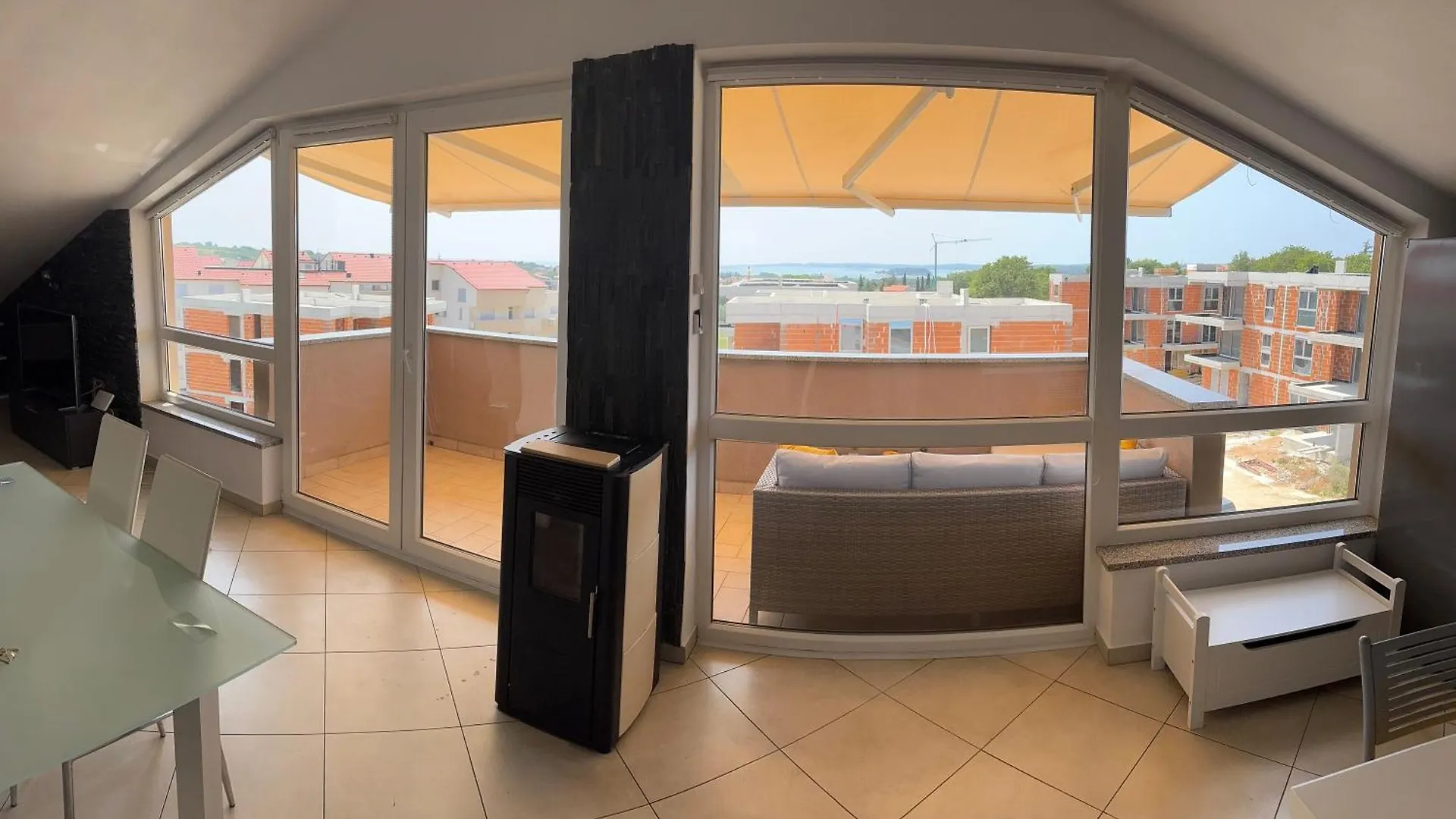메덜린 Penthouse Bella Vista 아파트